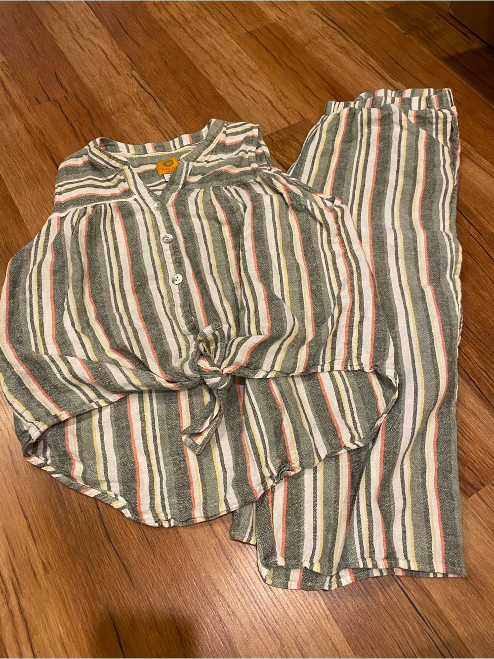 Ruby Rd. Petite set linen rayon stripes capris Top
